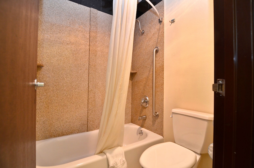 Best Western Fayetteville Inn 25/42