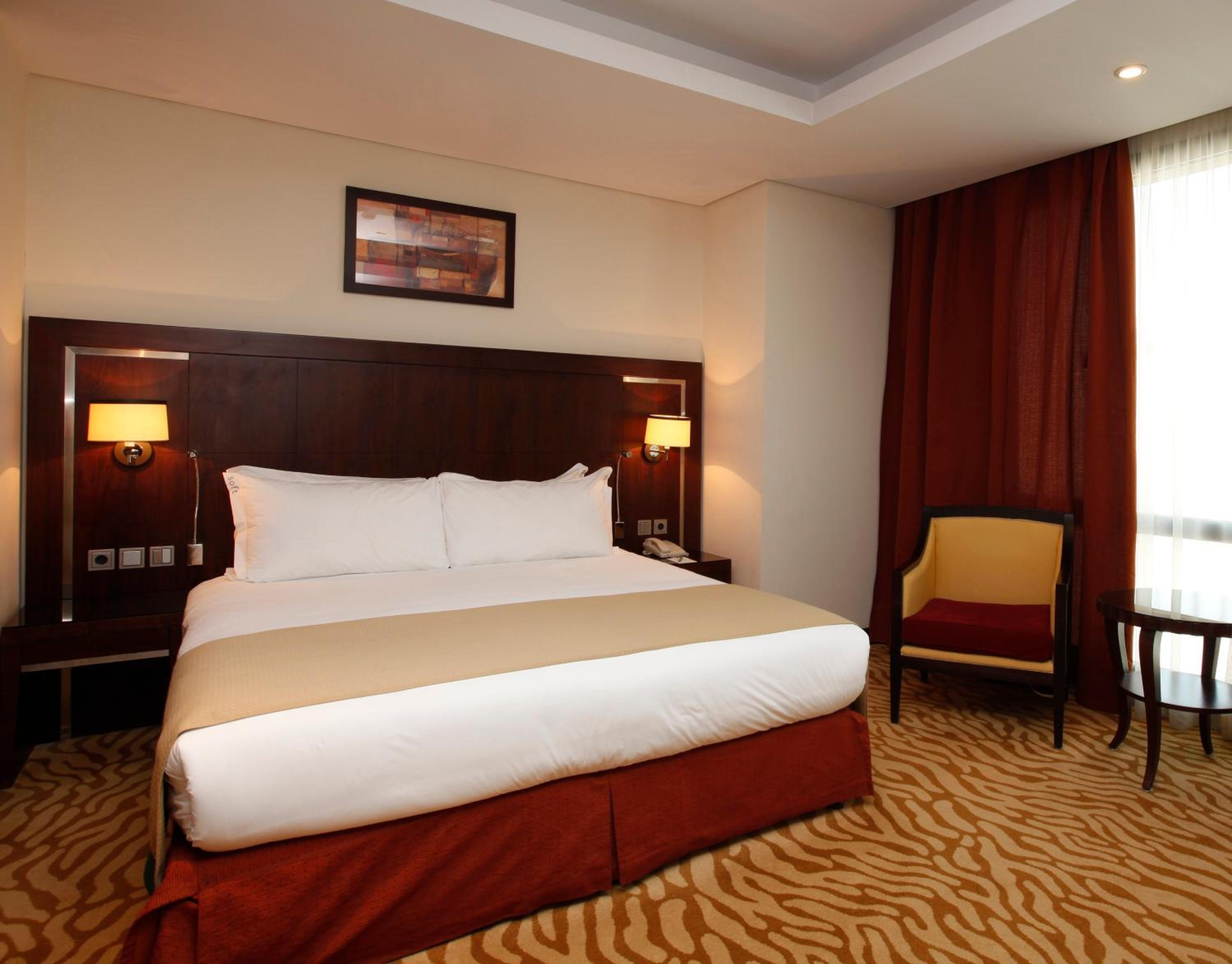 SUITE, KING BED, CITY VIEW