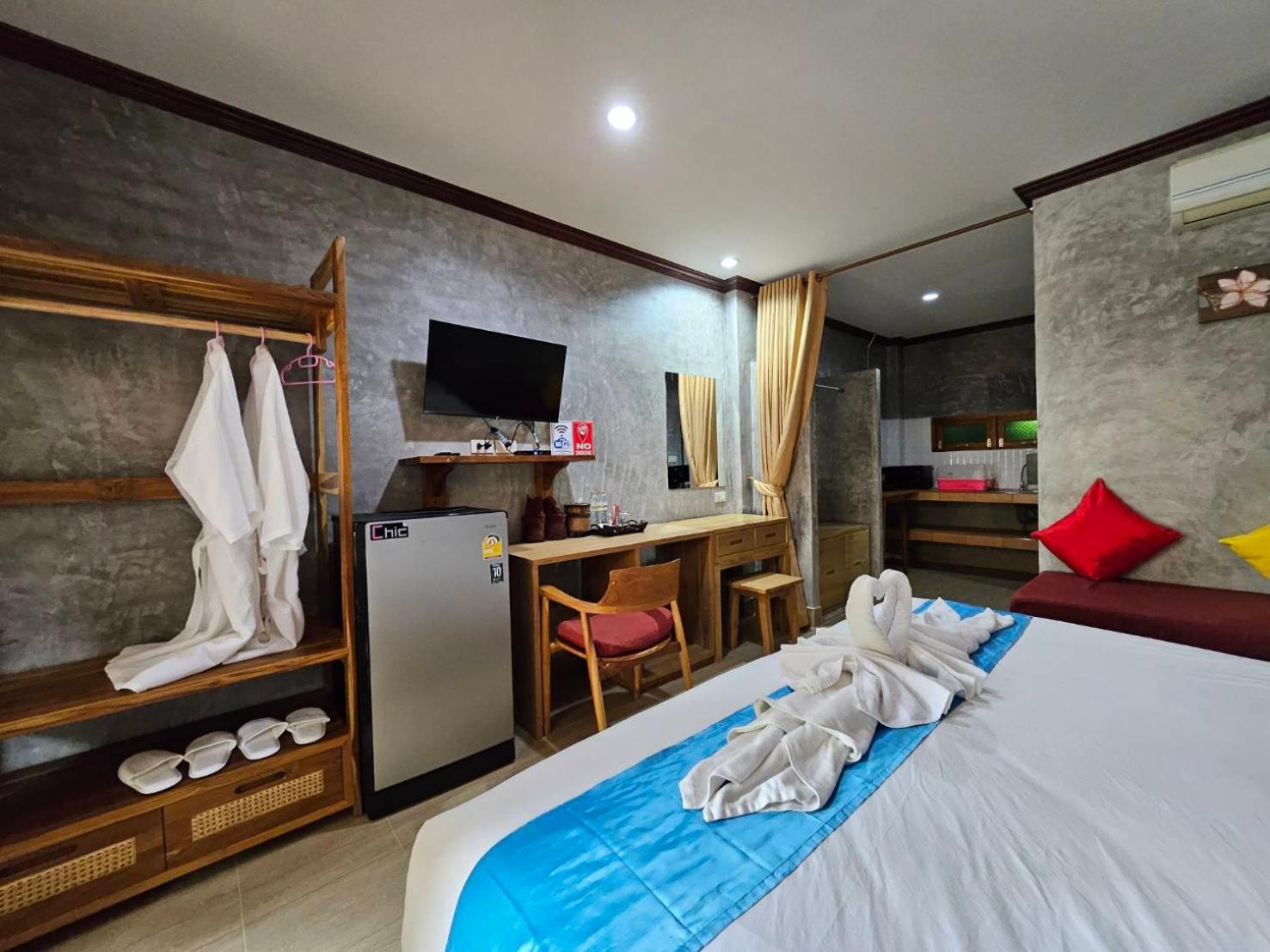 Superior, Double Bed, Pool Access
