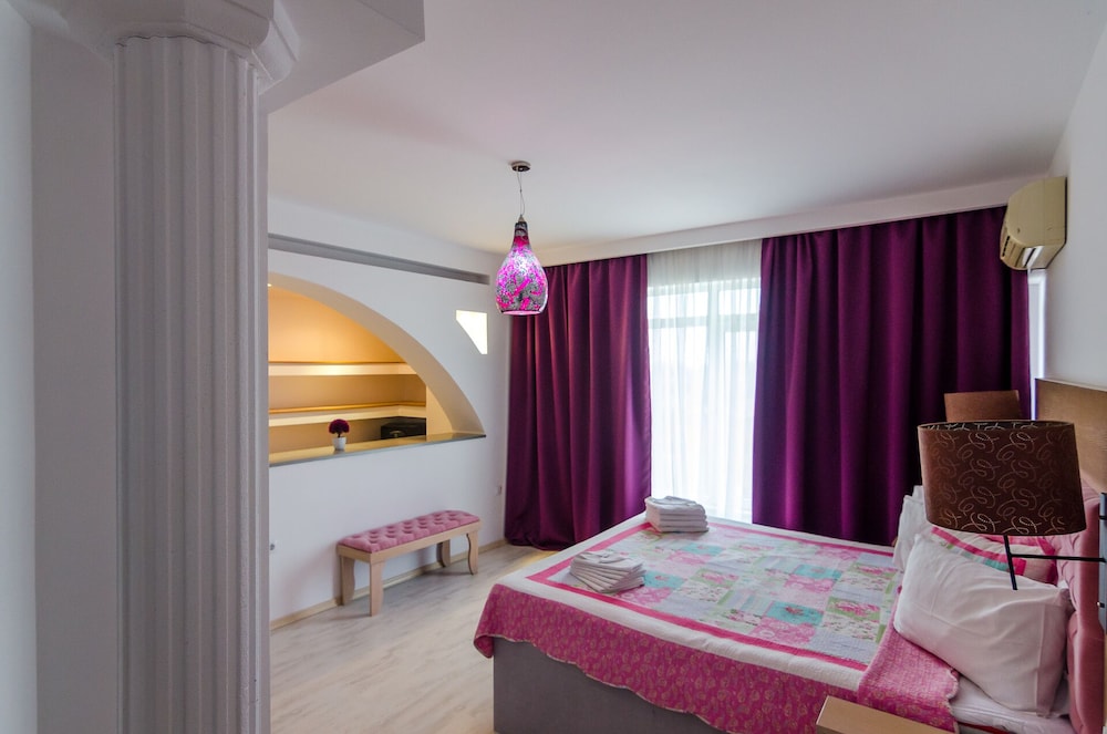Phoenicia Holiday Resort 8/33