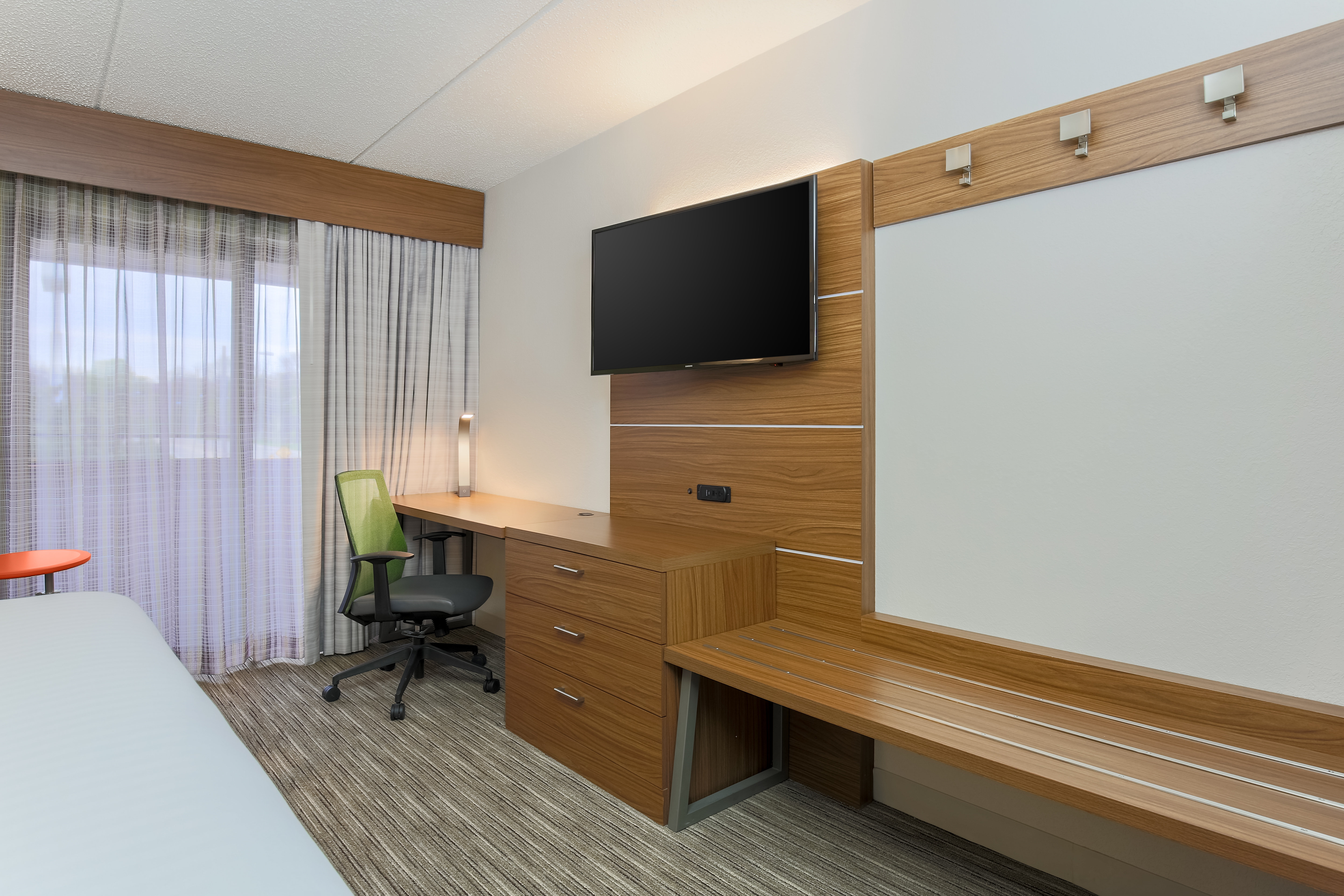 Holiday Inn Express Milwaukee West Medical Center 57/59