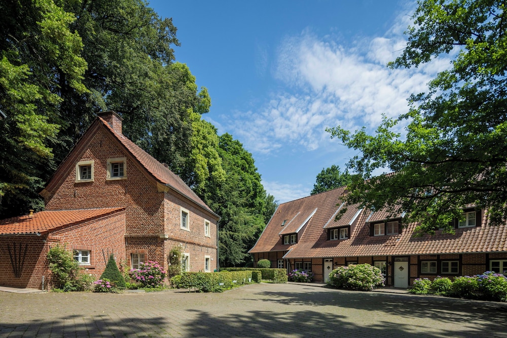 Parkhotel Schloss Hohenfeld (Parkhotel Hohenfeld) 5/65
