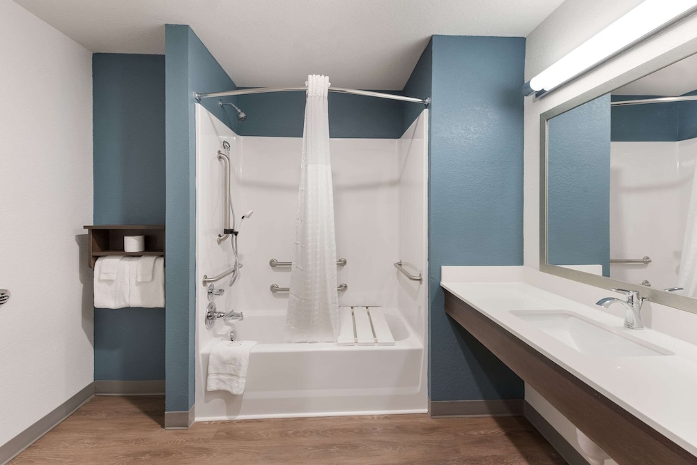 WoodSpring Suites Dayton North 41/42
