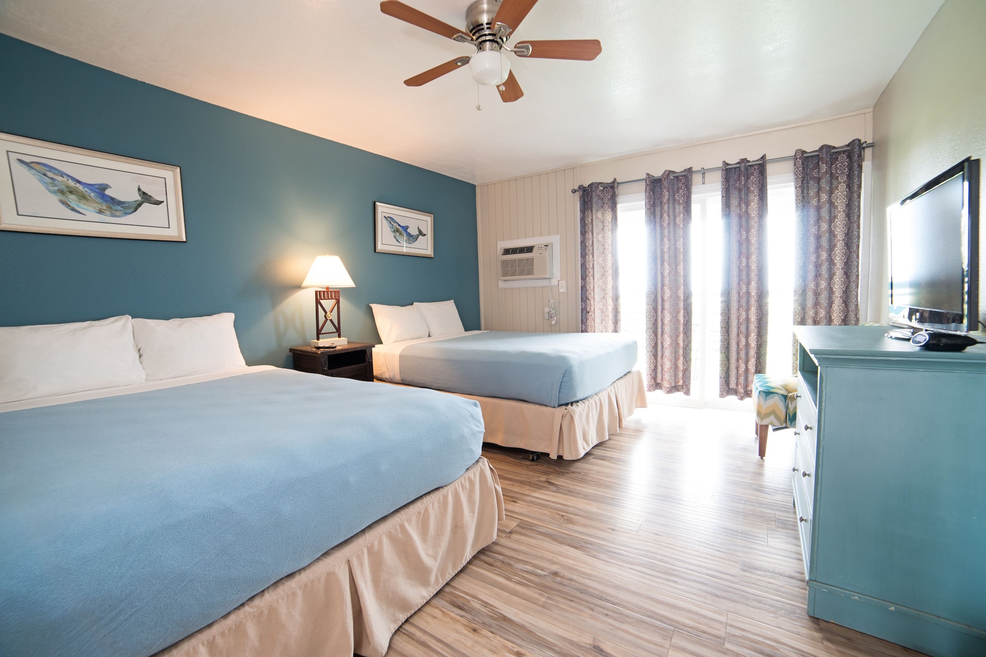 ROOM, 2 QUEEN BEDS, PET FRIENDLY, PARK SIDE