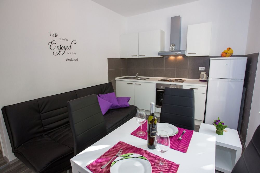 APARTMENTS VILLA ROZA 43/67