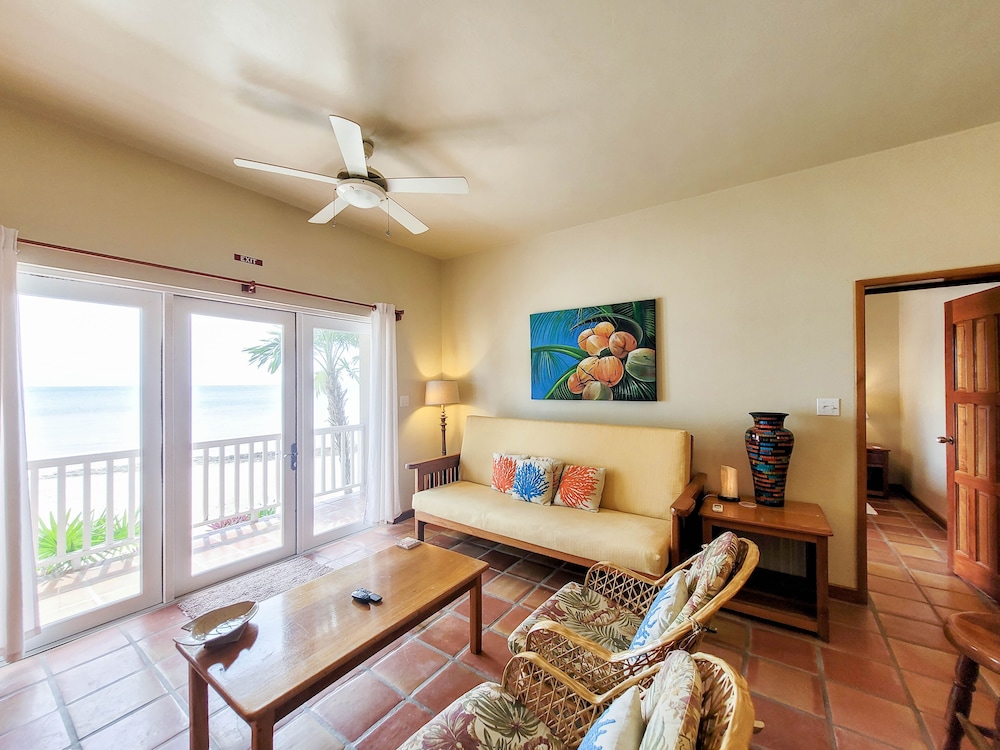 Sapphire Beach Resort 33/77