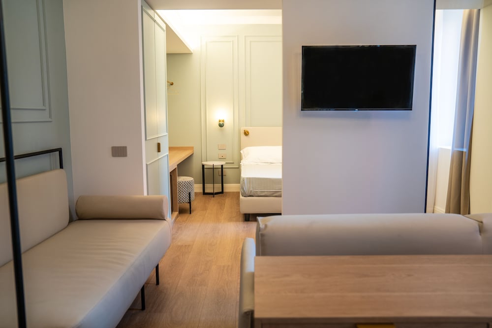 ALBERGO BIANCHI STAZIONE 31/50
