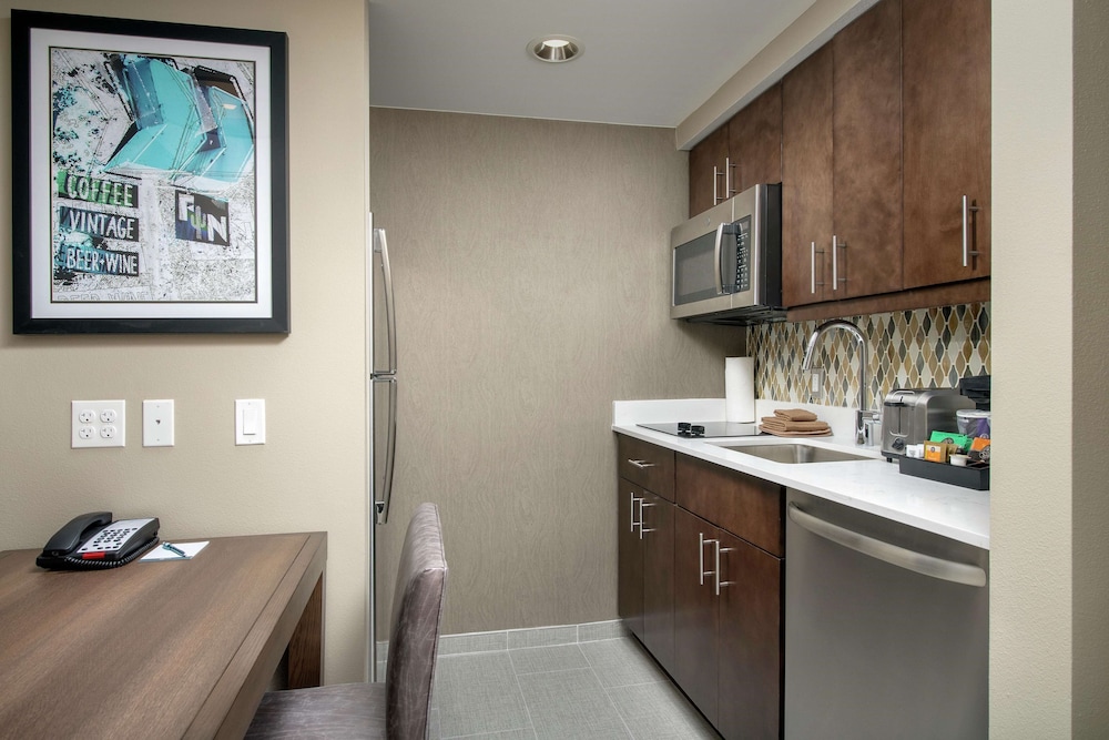 Homewood Suites by Hilton Austin Downtown 37/47