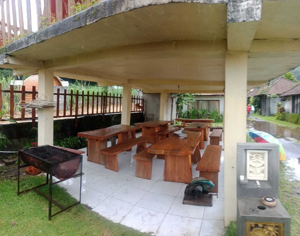 Astradana Hotel Restaurant 7/40