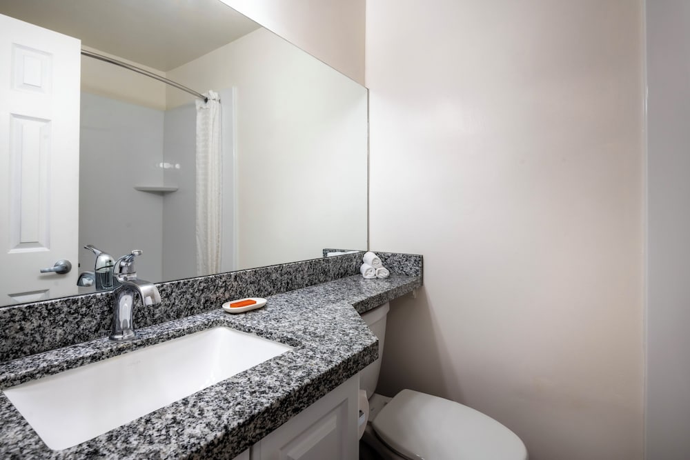Hotel Pepper Tree Boutique Kitchen Studios Anaheim 65/68