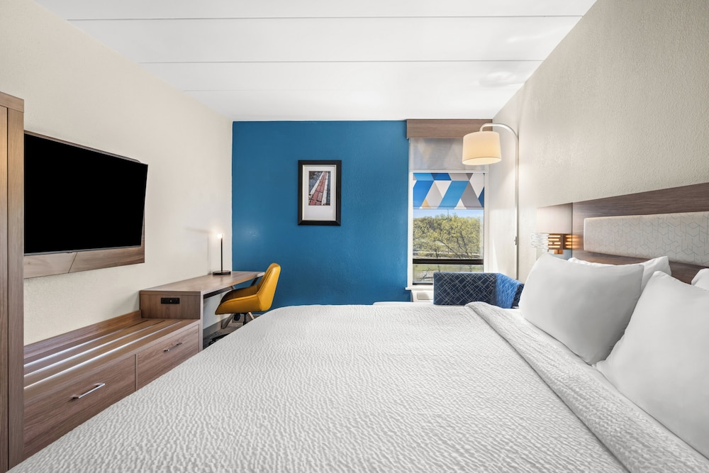 Standard, King Bed