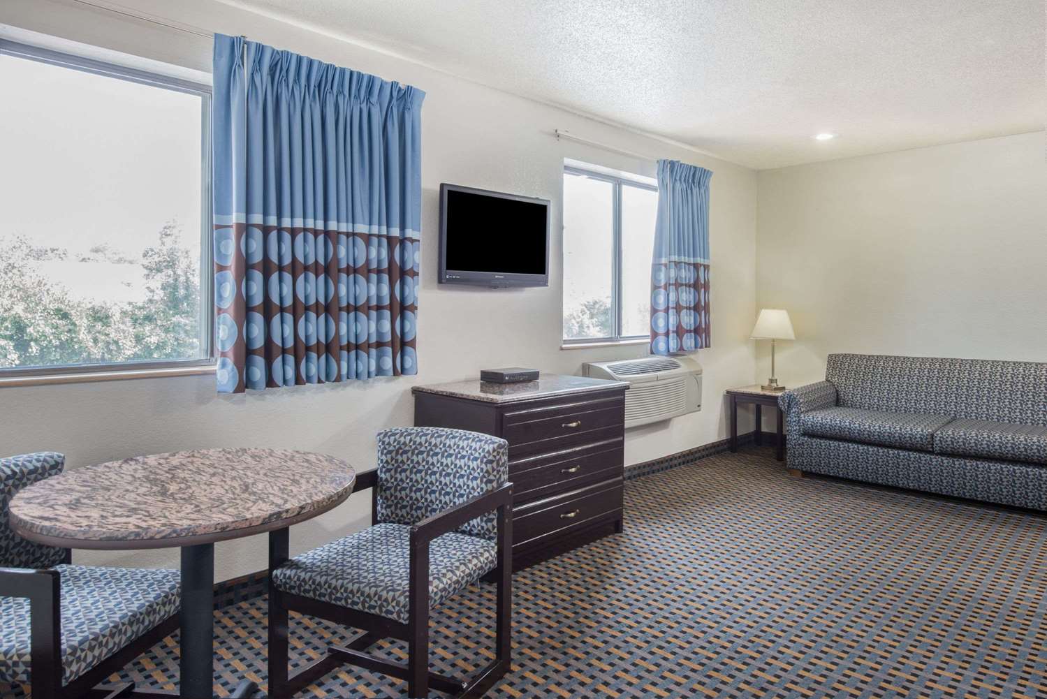 Super 8 By Wyndham New Castle 17/26