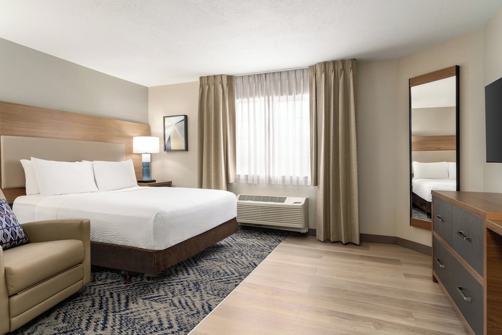 1 BEDROOM, SUITE, ACCESSIBLE