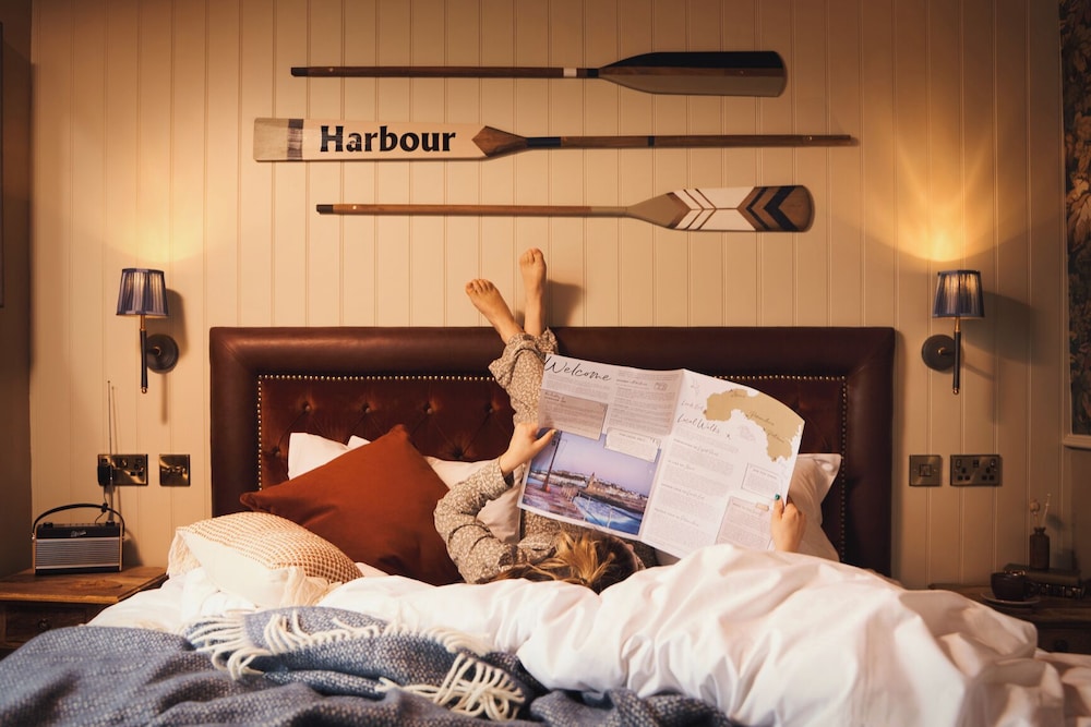 Harbour Inn 7/48