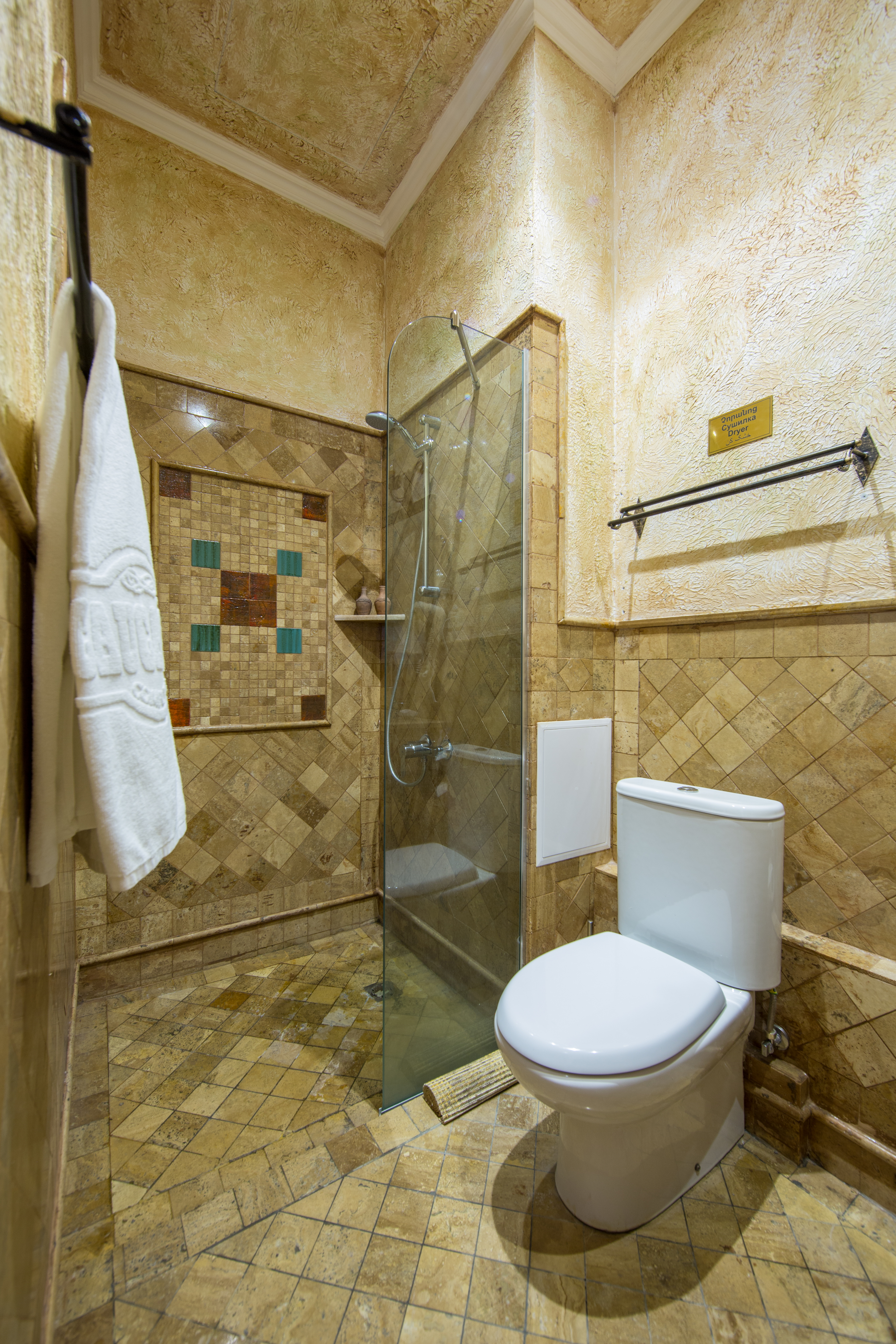 غرفة ديلوكس بسرير مزدوج، CAUCASUS HOTEL 4/4