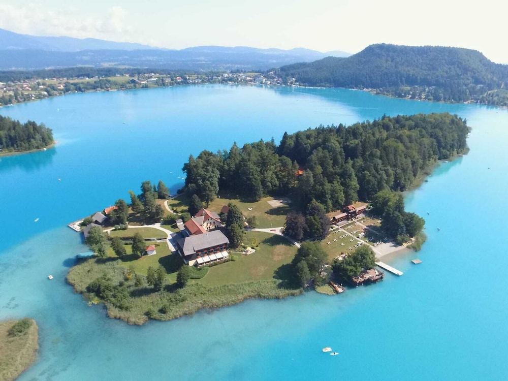 Inselhotel Faakersee 26/63