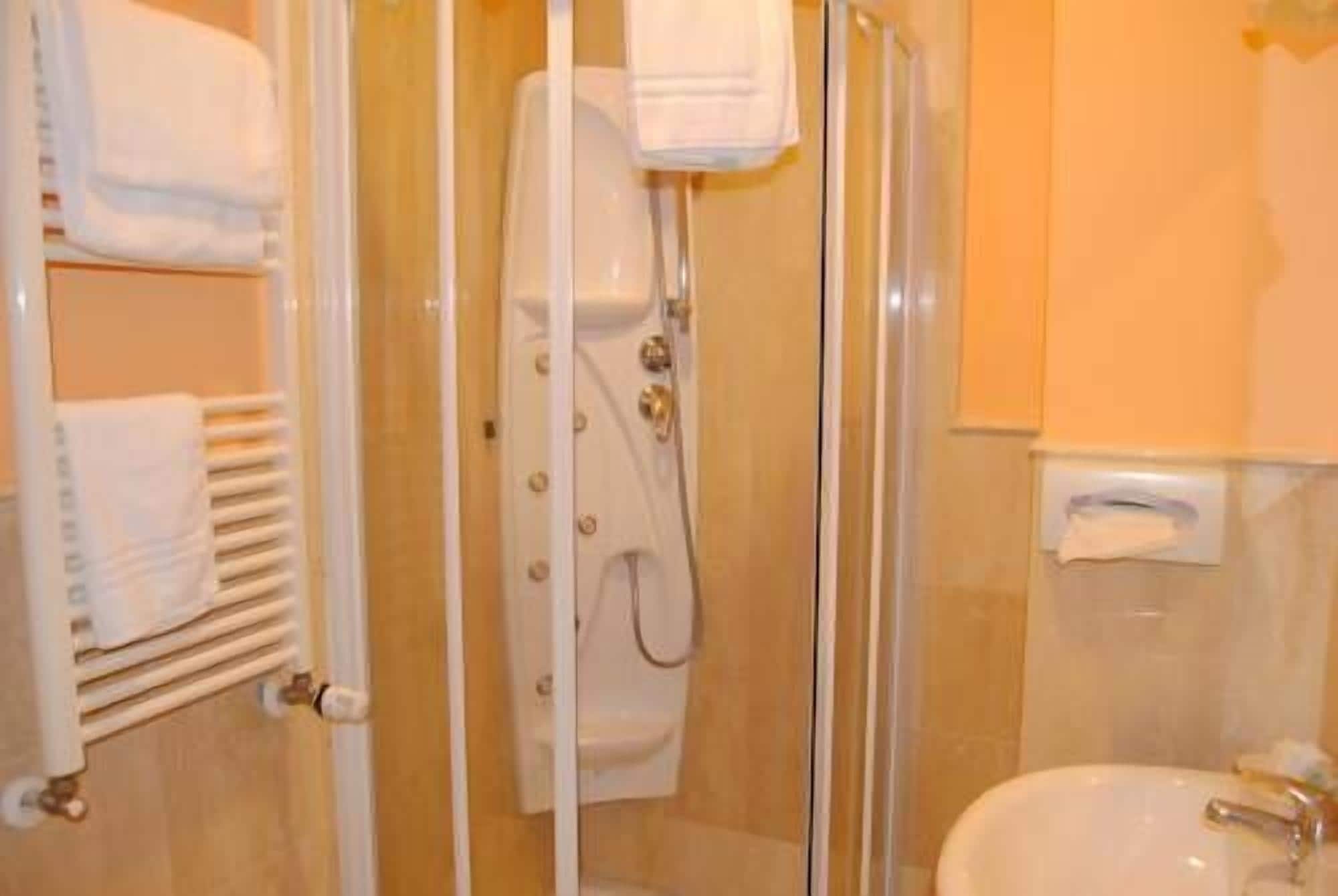 غرفة قياسية بسرير مزدوج، Hotel Vedute 3/3
