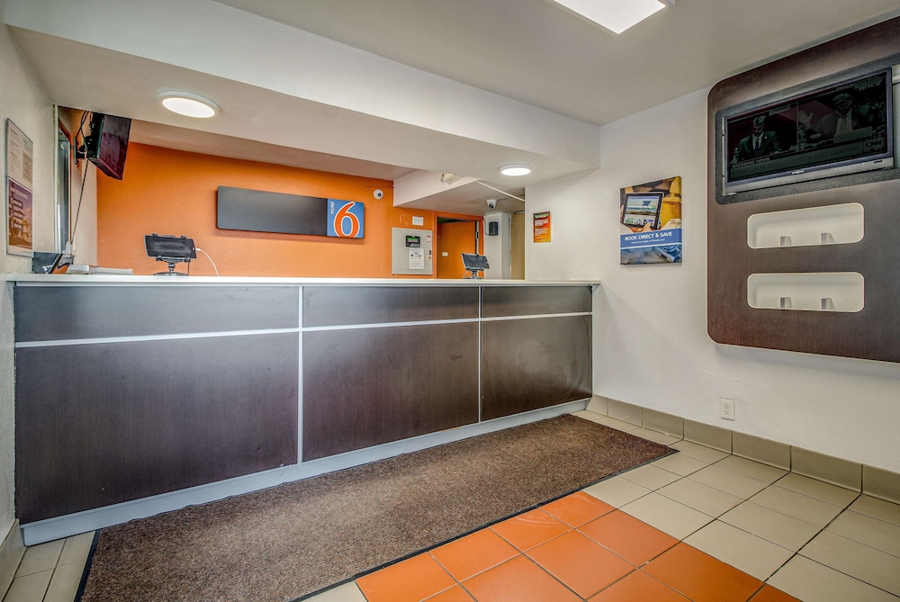 Motel6 Conroe, TX 10/63