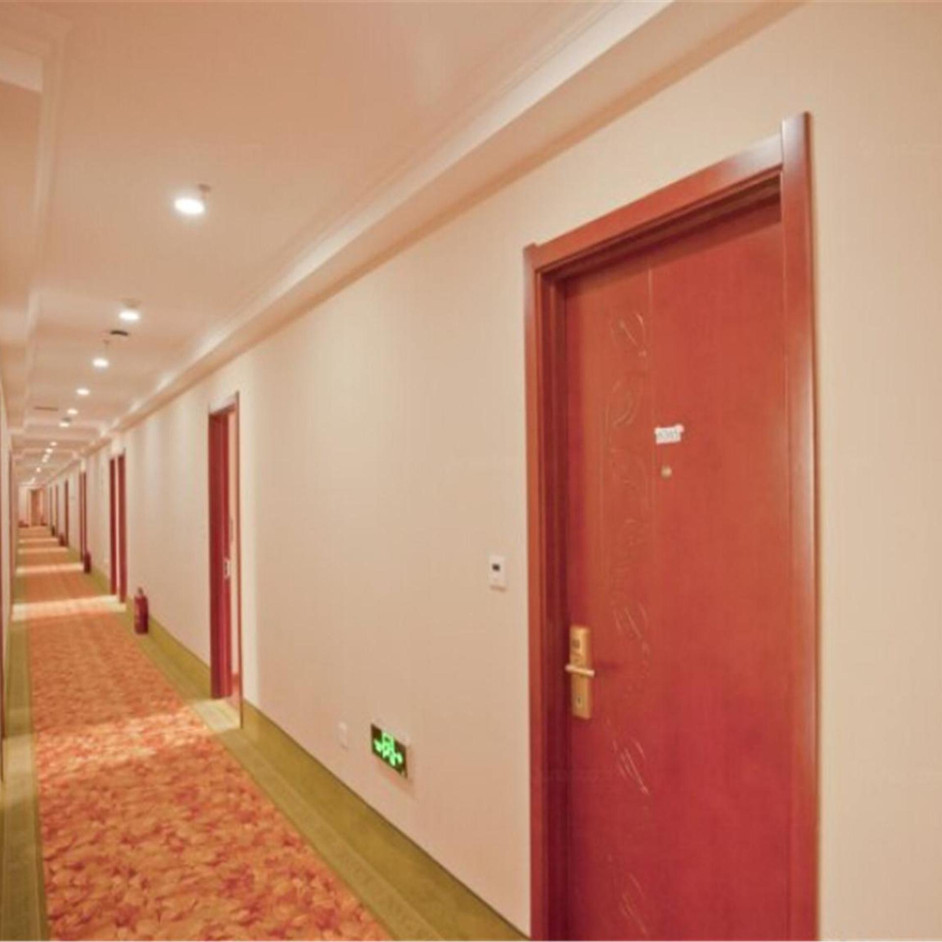 GreenTree Inn Liaoning Dalian Railway Station South Shengli Square Express Hotel 32/35