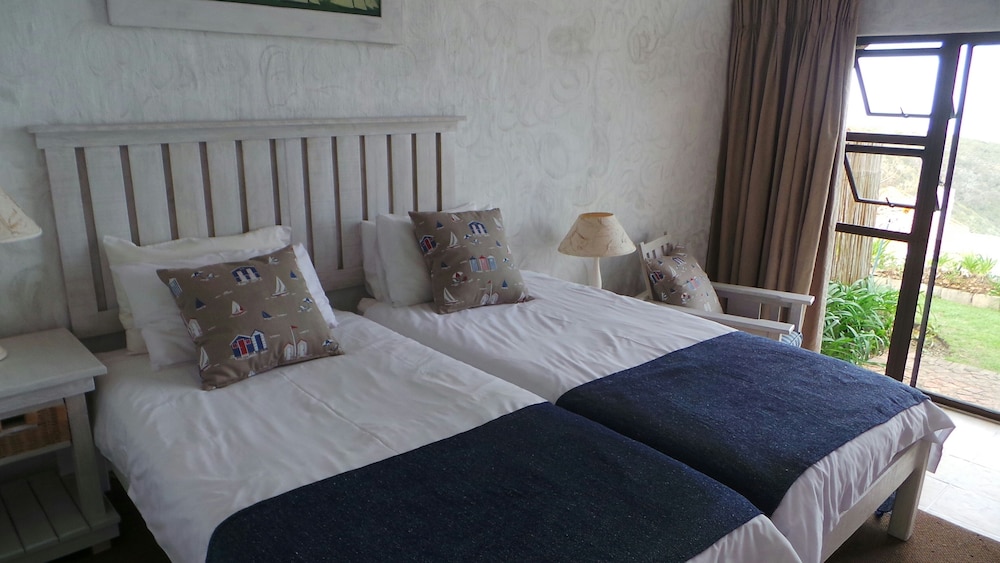 Dutton's Cove Guesthouse 5/50
