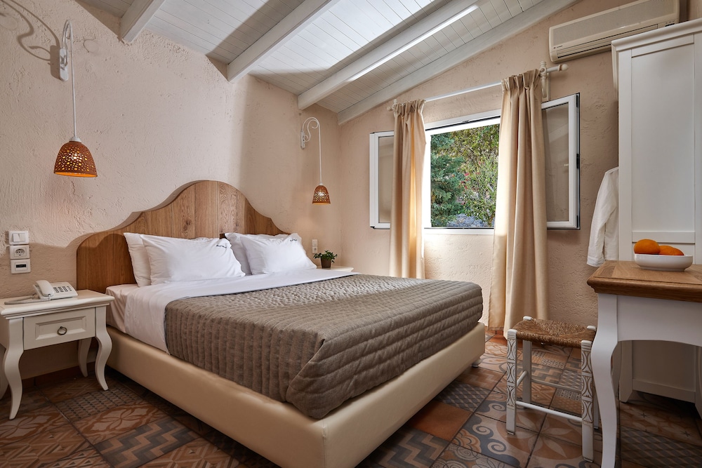 2 Bedrooms, Apartment, 1 Double and 3 Single Beds