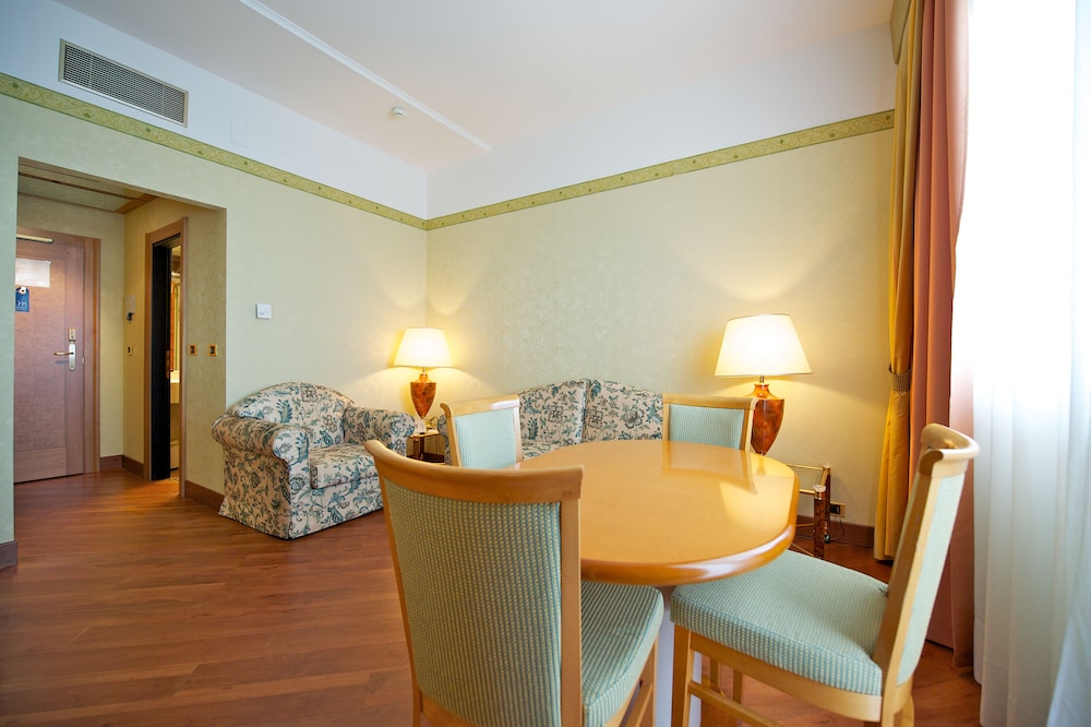 Hotel Delfino Taranto 44/74