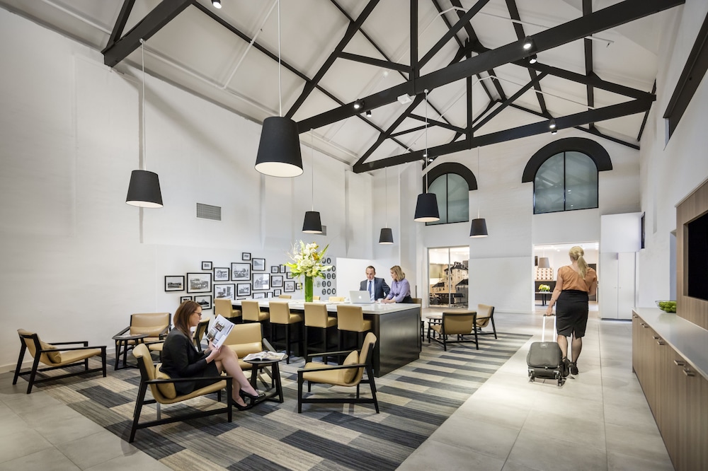 Quest Newcastle West 28/32