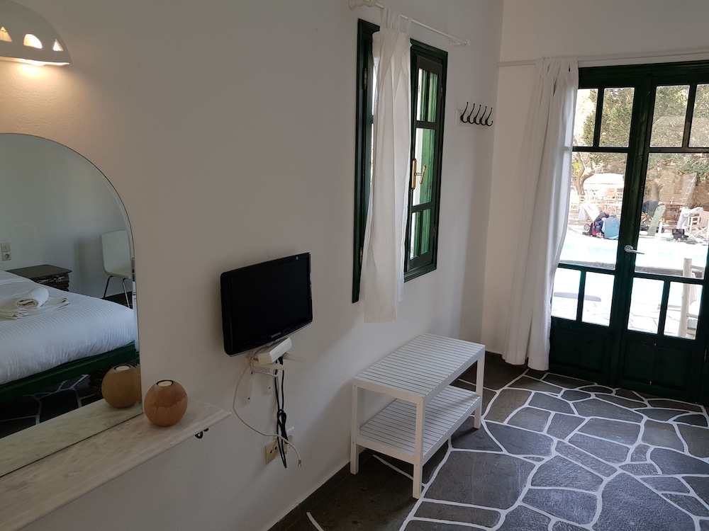 Andromeda Sifnos 9/50