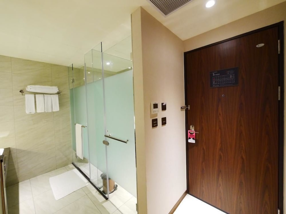 Rice Resort Hotel 50/50