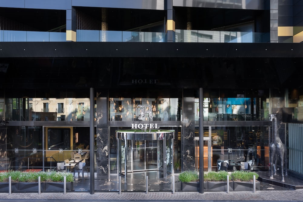 H Hotel Adults Only 6/68
