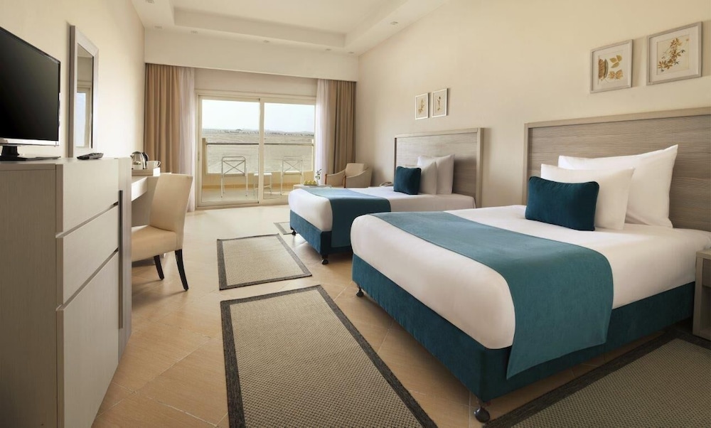 Deluxe, Twin Beds, Back Side