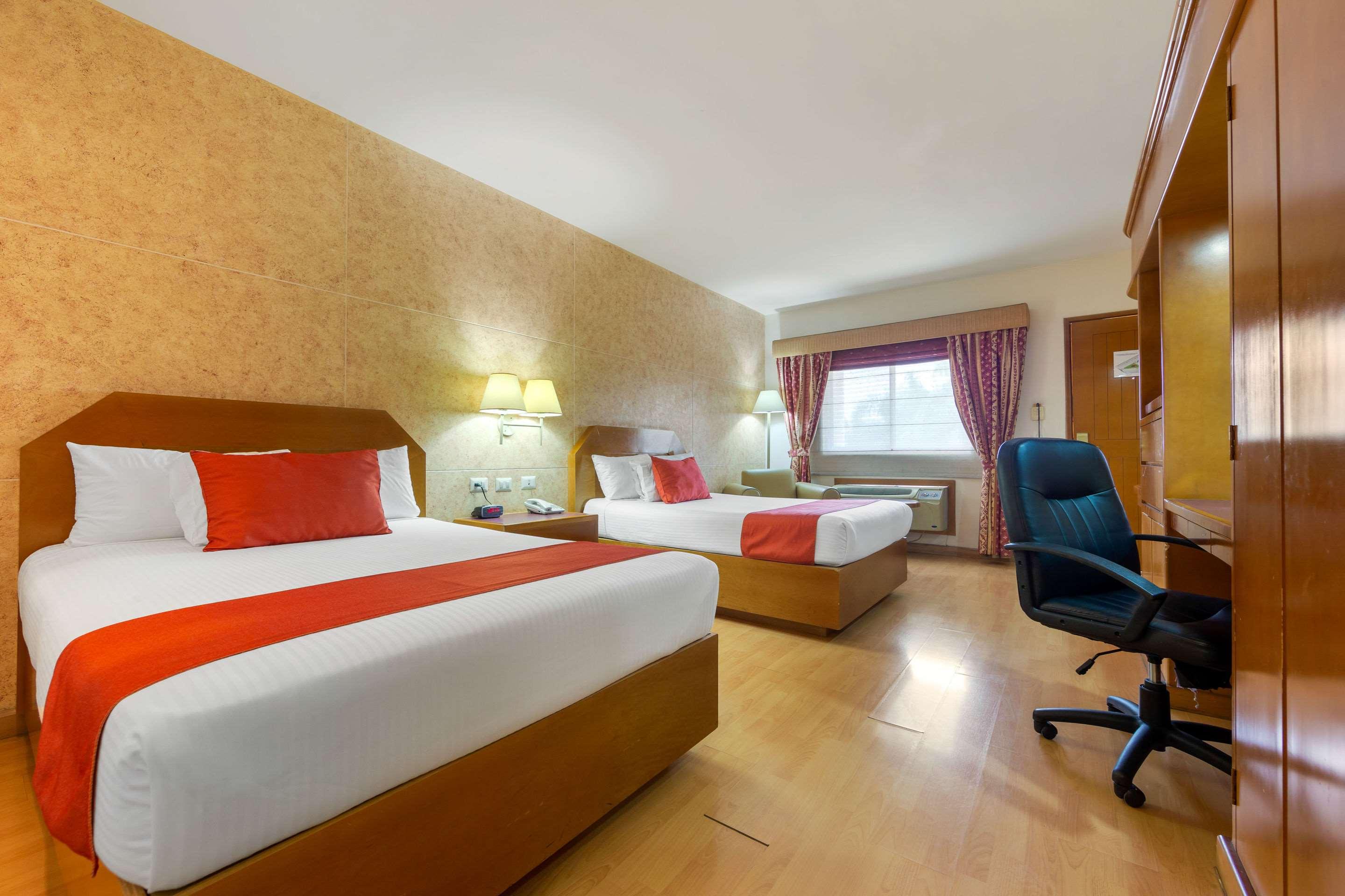 ROOM, 2 DOUBLE BEDS