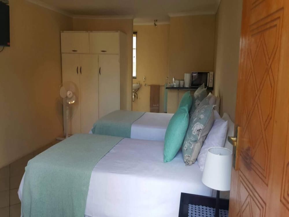 Imperial, Twin Beds