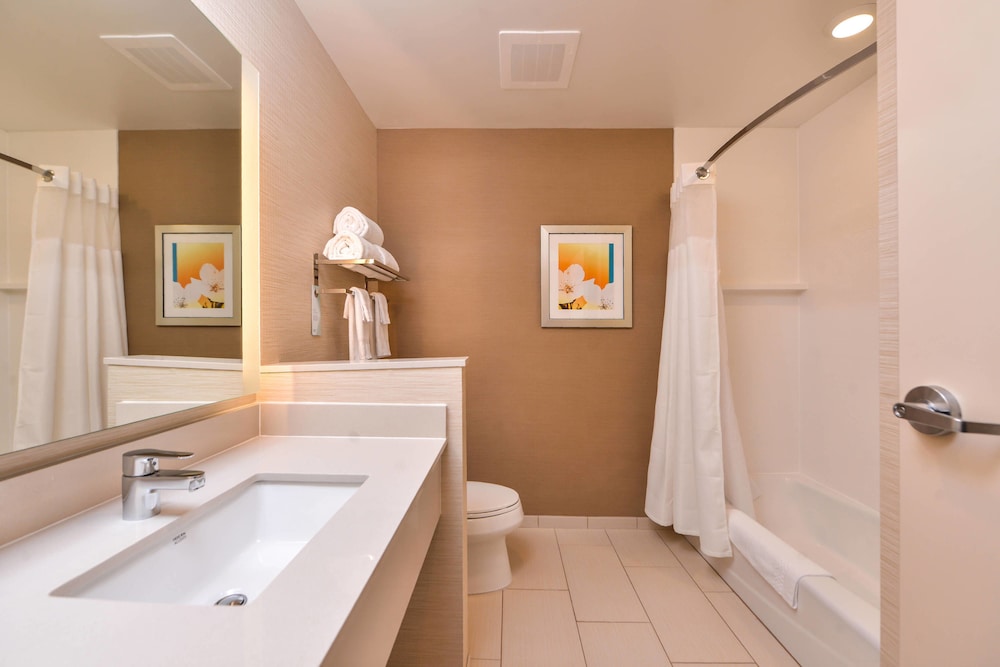 FAIRFIELD INN & SUITES WARRENSBURG 9/27
