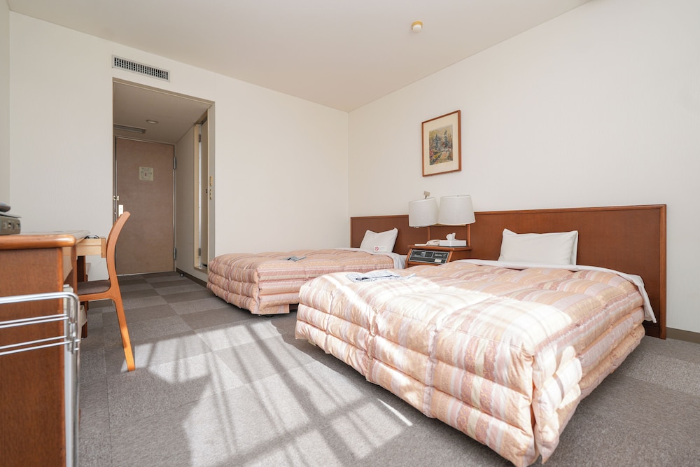Tendo Central Hotel 19/57
