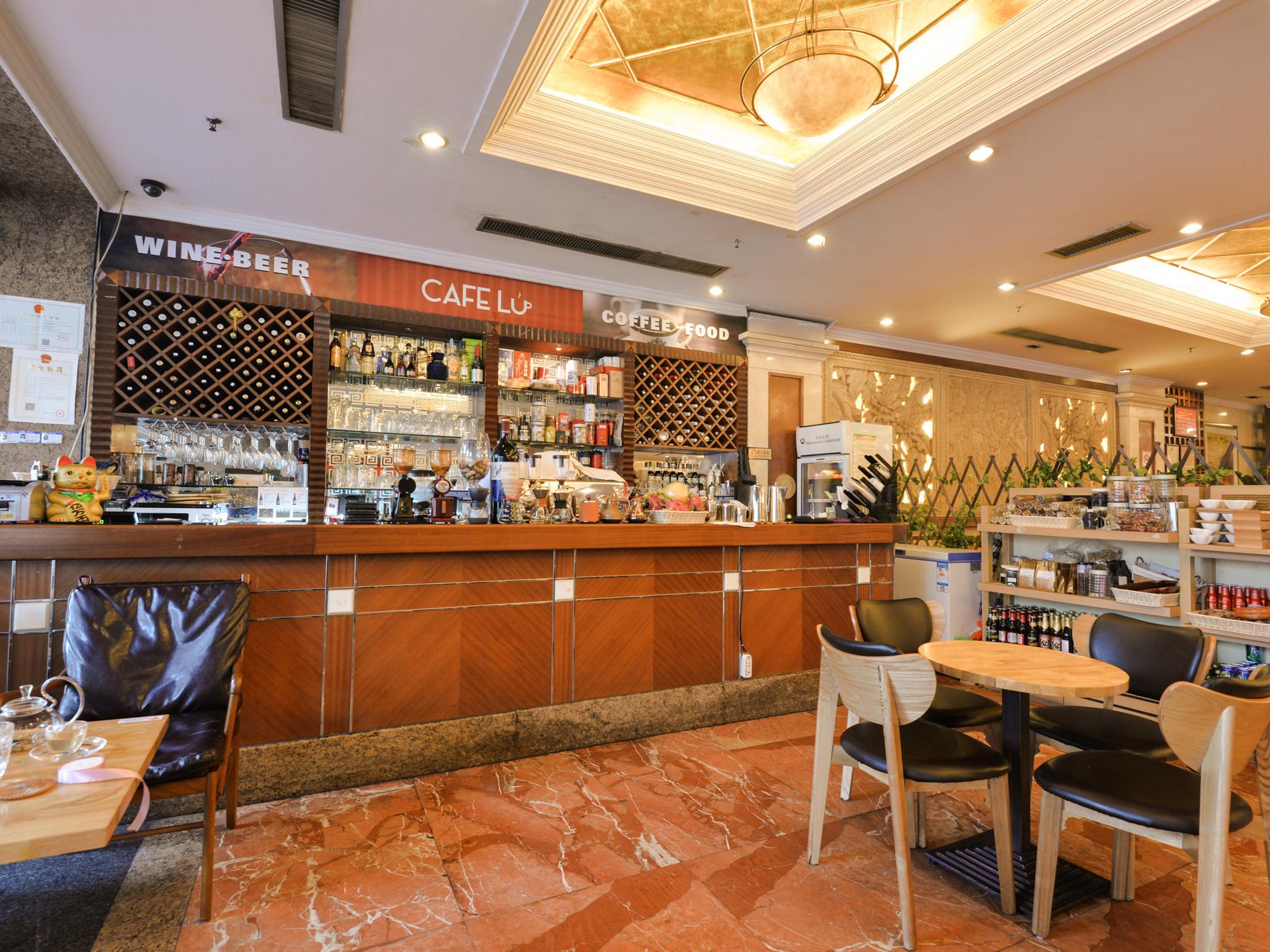 restaurant cafeteria