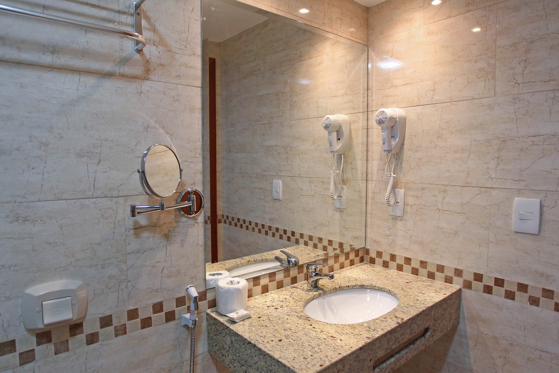 Deluxe, Double Bed, Street View، Hotel Atlantico Lapa 6/8