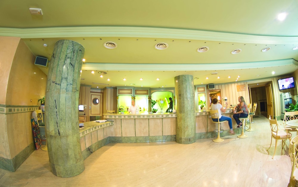 Hotel Los Angeles & Spa 5/50