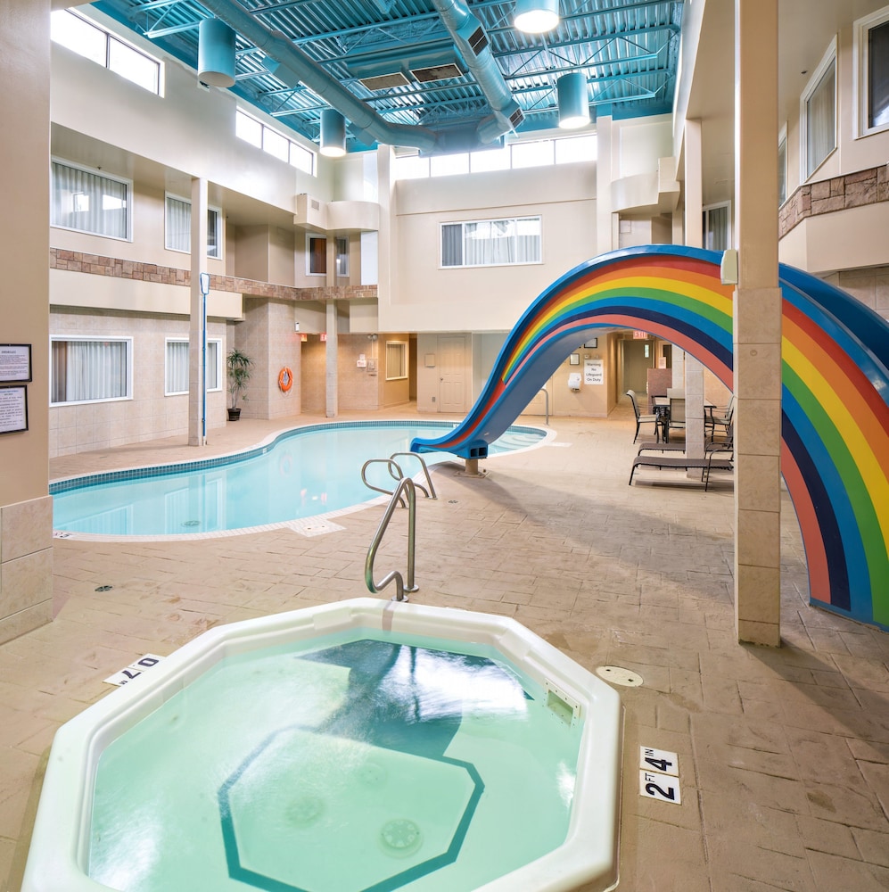 HOLIDAY INN EXPRESS RED DEER 62/68