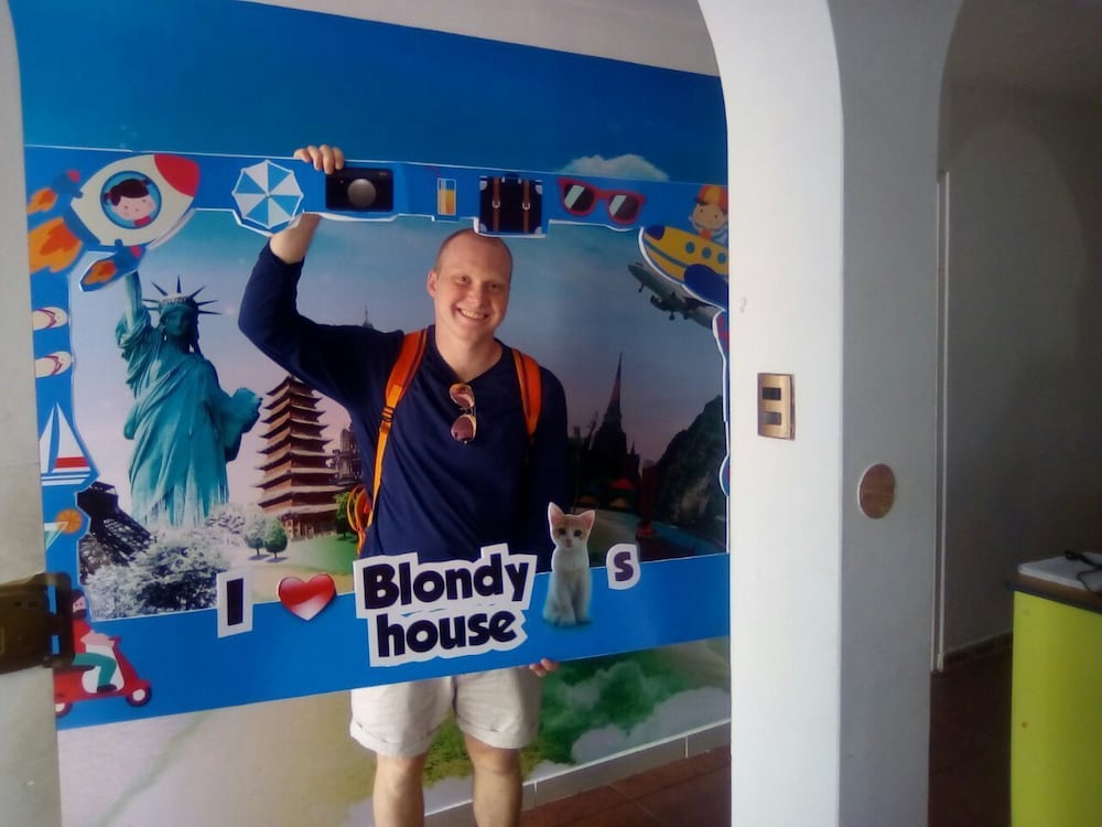 Blondys House 3/50
