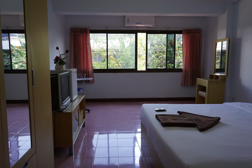 Premier Hotel Nakhonsithammarat 10/19