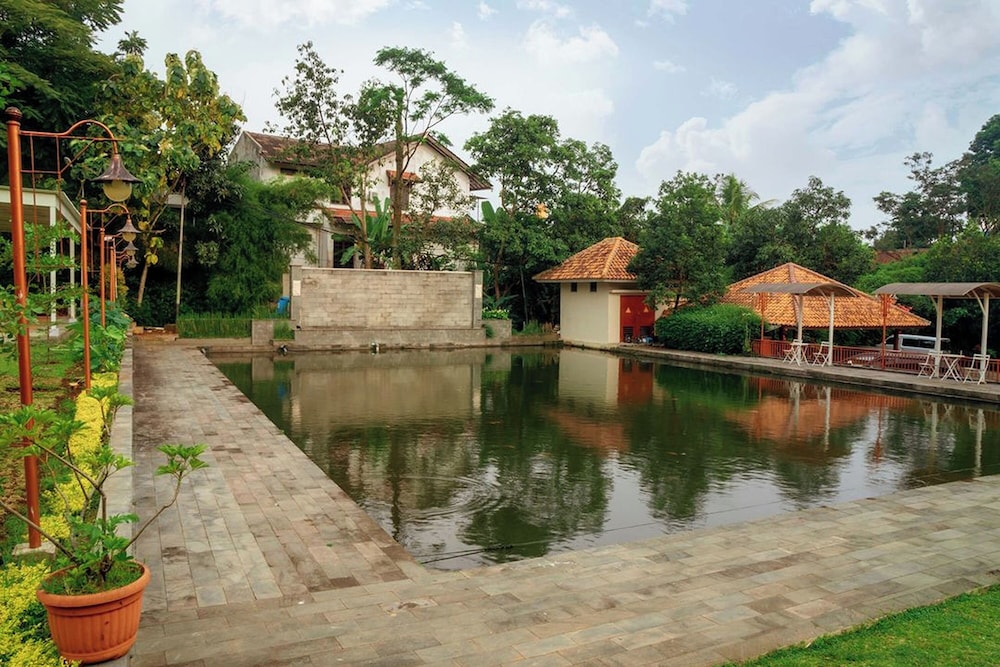 Ahadiat Hotel And Bungalow 48/50