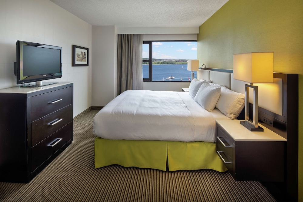 The Hollis Halifax A Doubletree Suites By Hilton Hotel 8/38