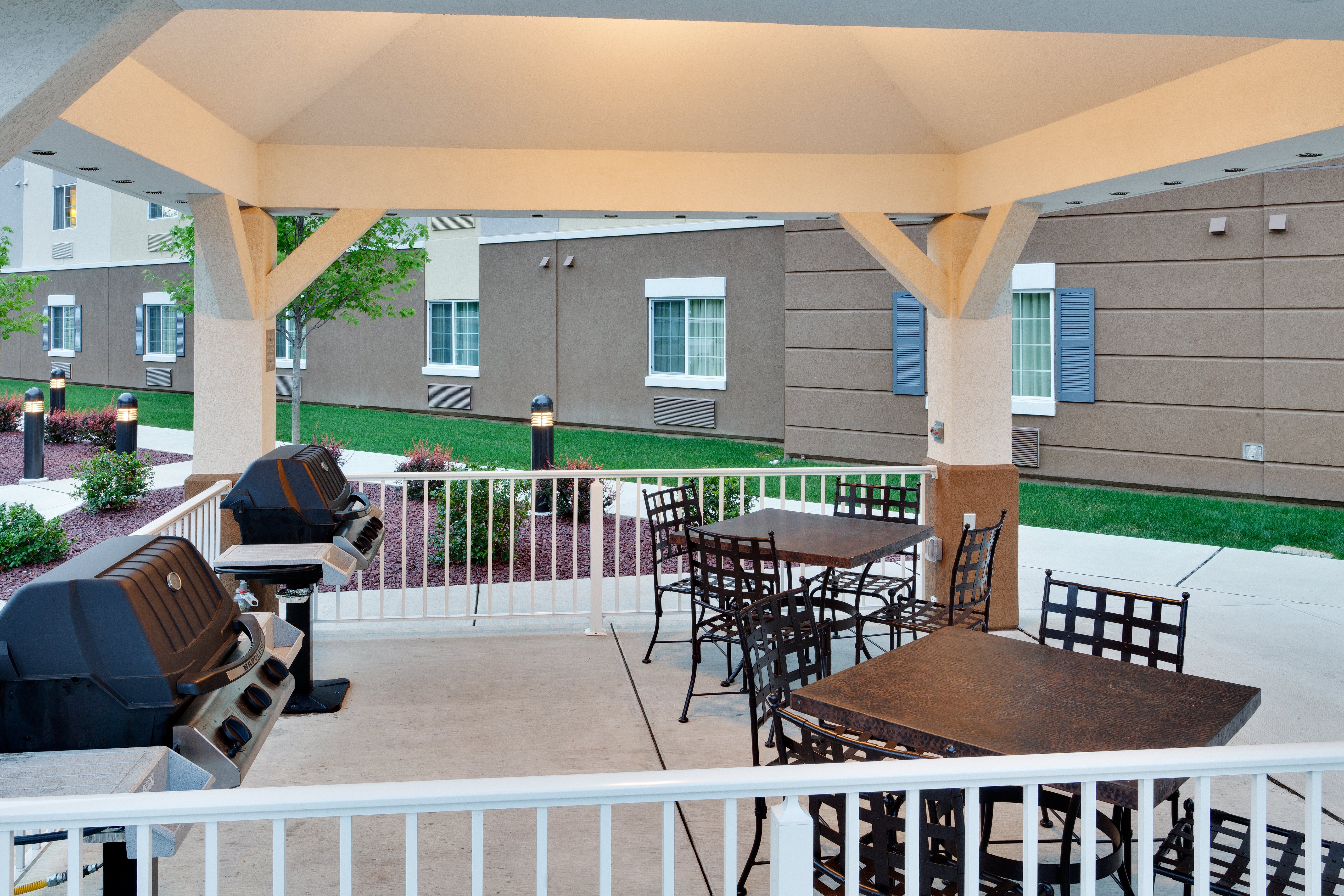 CANDLEWOOD SUITES HARRISBURG 54/76