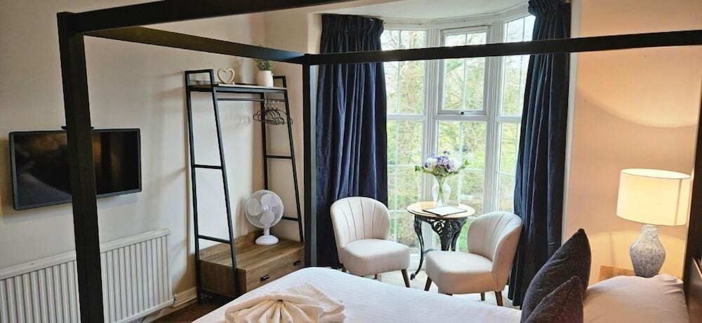 The Abbey Inn 15/30