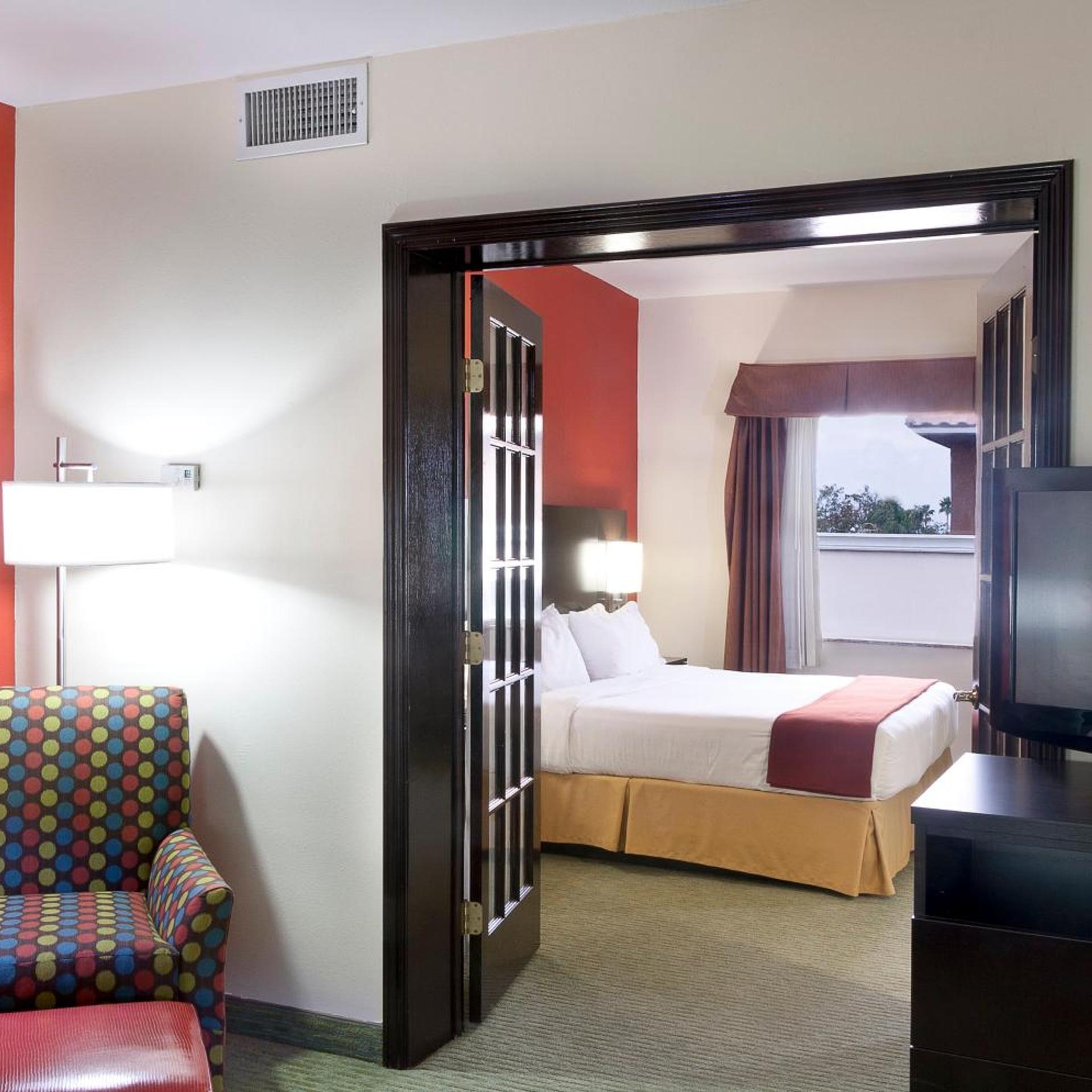 Suite, King Bed, Hot Tub