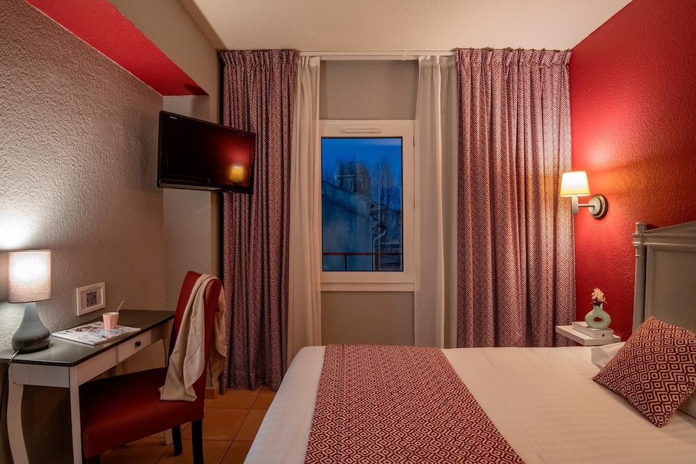 Hotel du Forum 50/50
