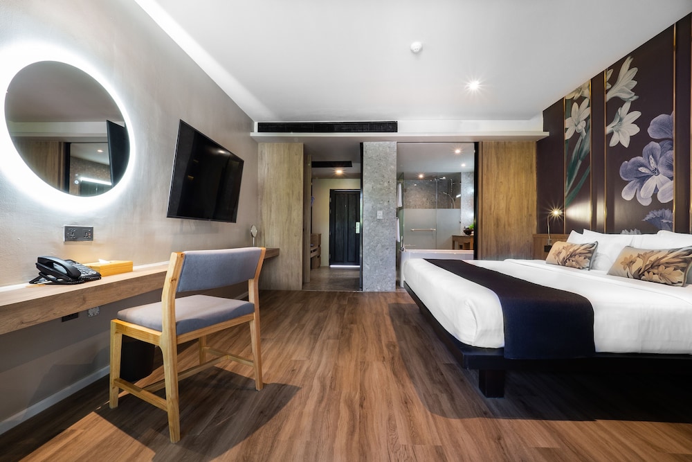 Deluxe, King Bed, Sea Side