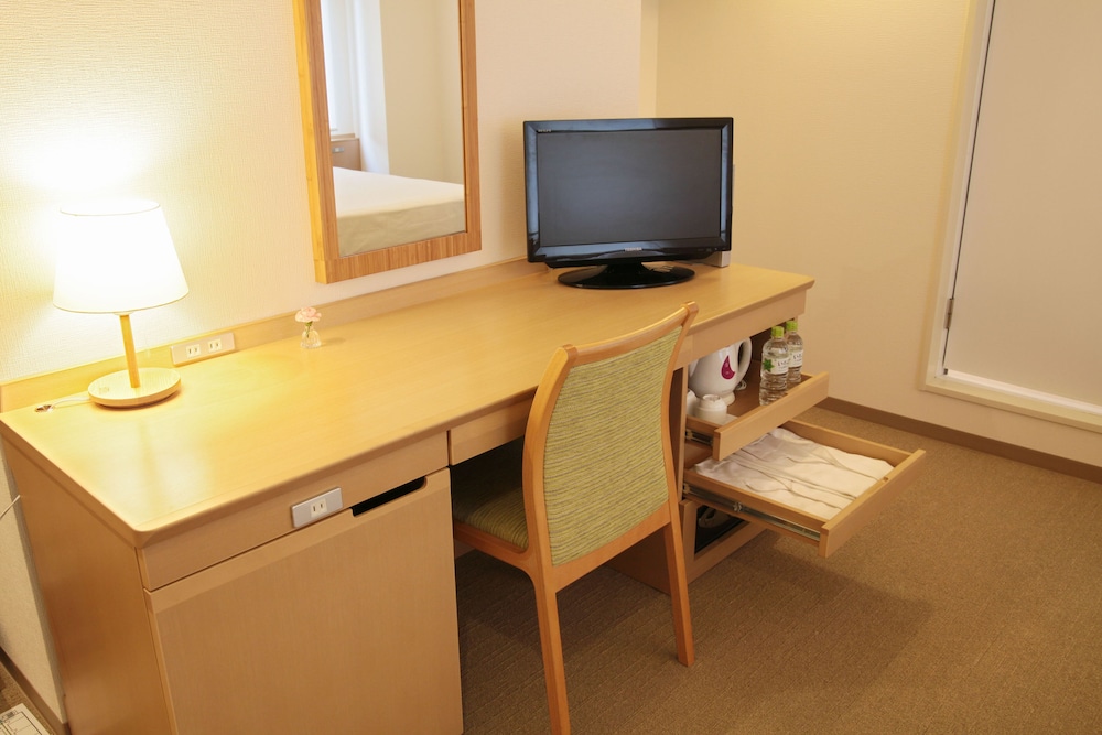 Shin Osaka Station Hotel Honkan 45/55