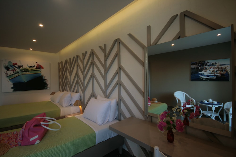 Irina Beach Hotel 41/68
